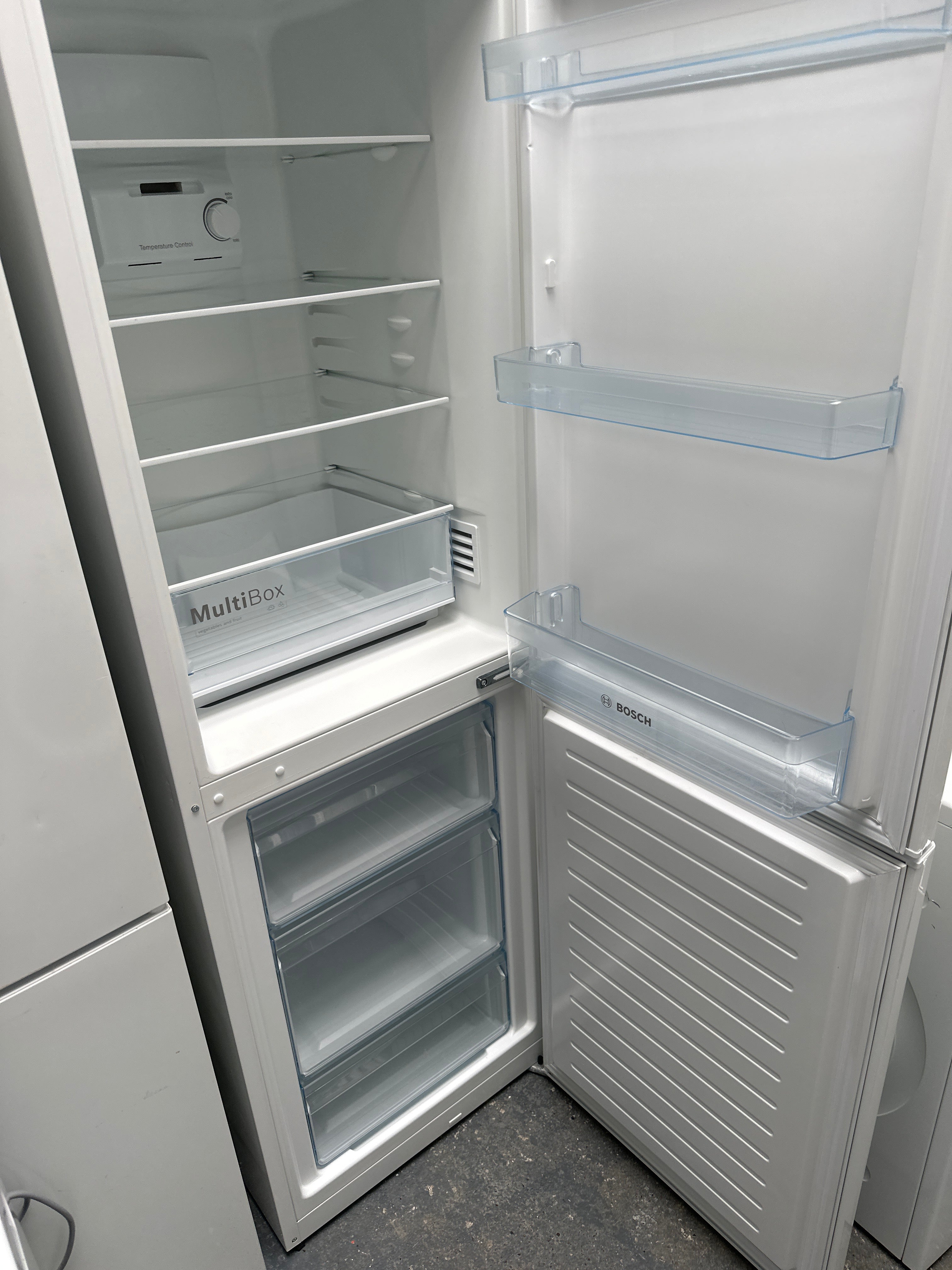 Grade B Refurbished Bosch Serie 2 KGN34NW3AG Fridge Freezer 186CM White - Freestanding