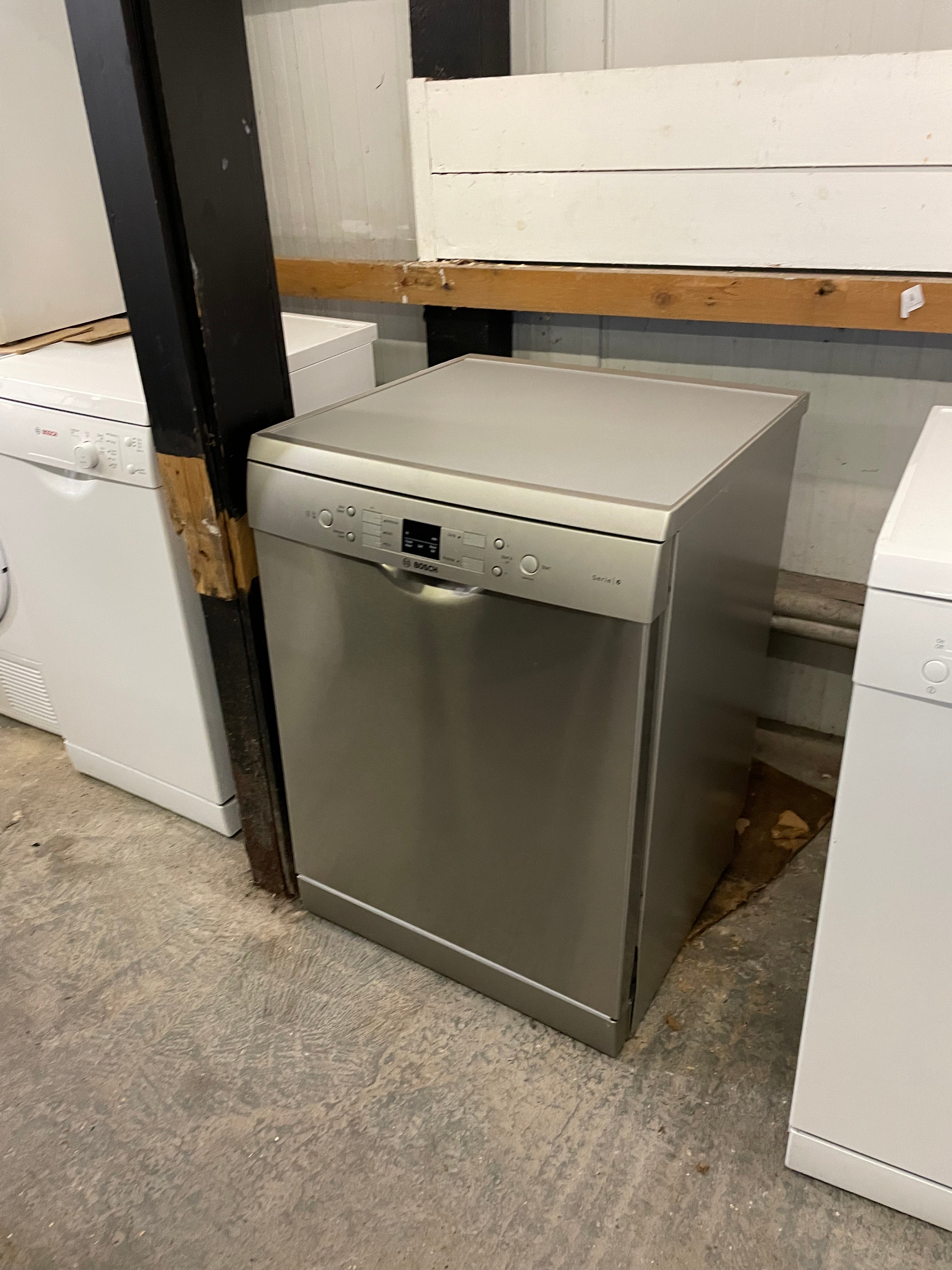 Refurbished Bosch SMS53M08GB Serie | 6 Free-standing ActiveWater Dishwasher 60 cm Silver