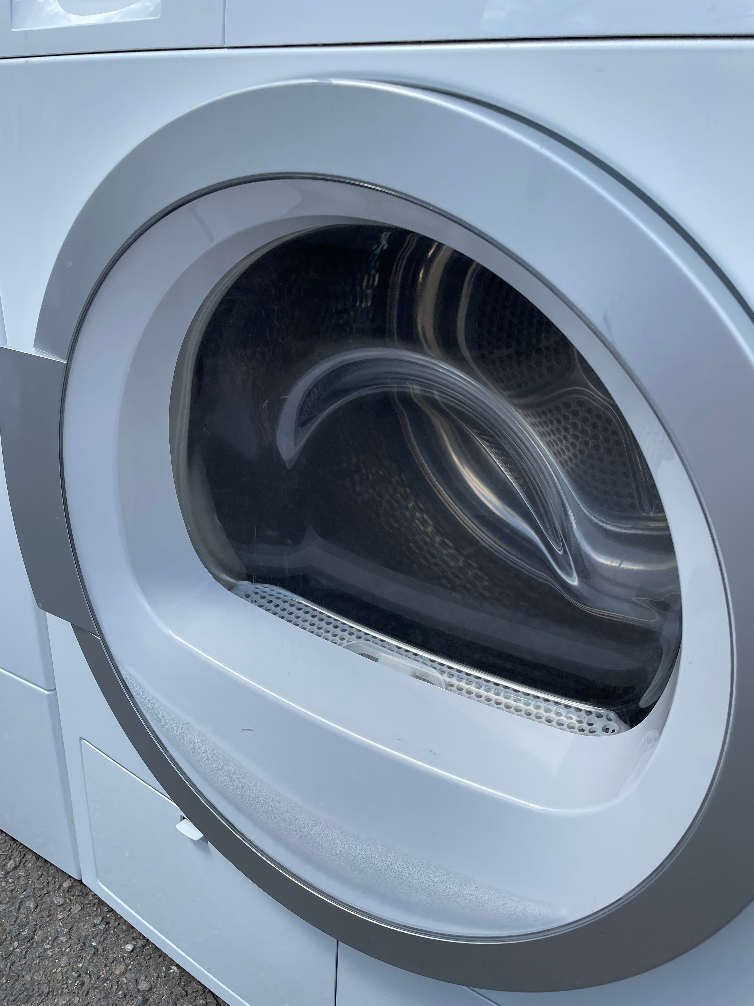 Refurbished Bosch Serie 6 WTB86590GB Condenser Tumble Dryer 9KG White - Freestanding