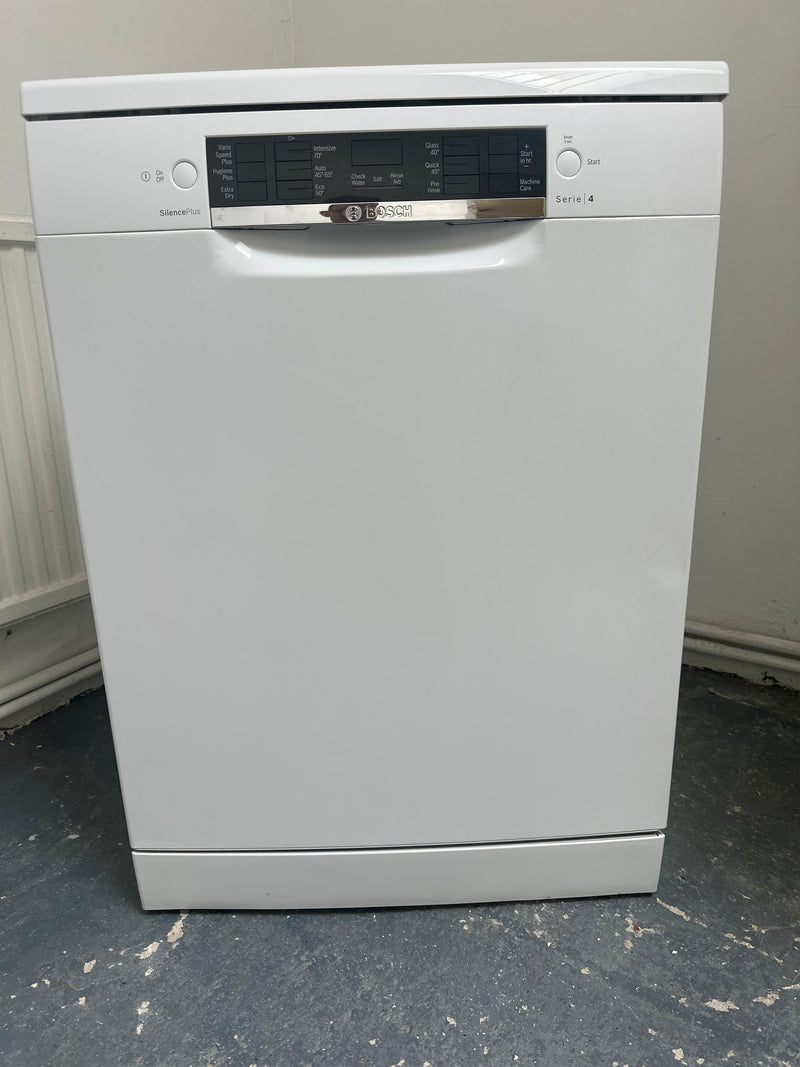 ￼ Great B  Refurbished Bosch Serie 4 SMS46IW02G Dishwasher 60CM White - Freestanding please look at pictures 7 8 9 ￼