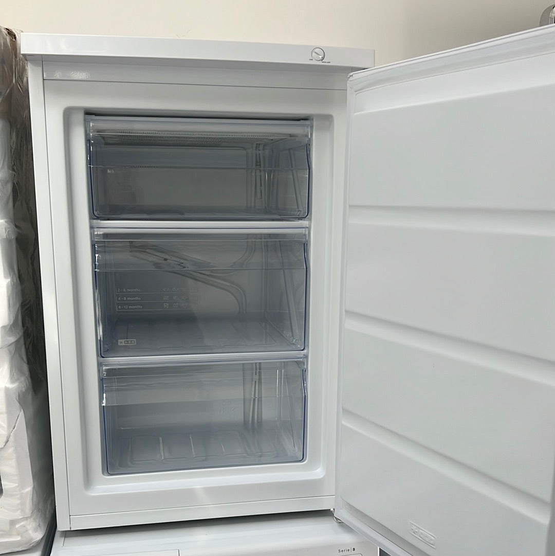 B GRADE Refurbished Bosch Serie 2 GTV15NW3AG Under Counter Freezer 85 cm White - Freestanding